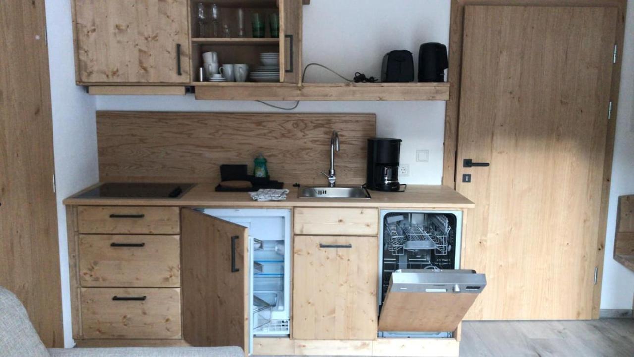 Birklstueberl Restaurant Und Appartement เซเฟลด์ อิน ทิโรล ภายนอก รูปภาพ
